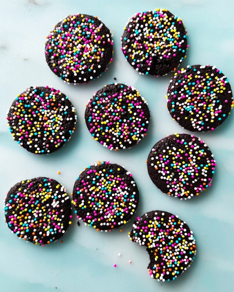 Chocolate Fudge Sprinkle-Crinkle Biscuits Recipe